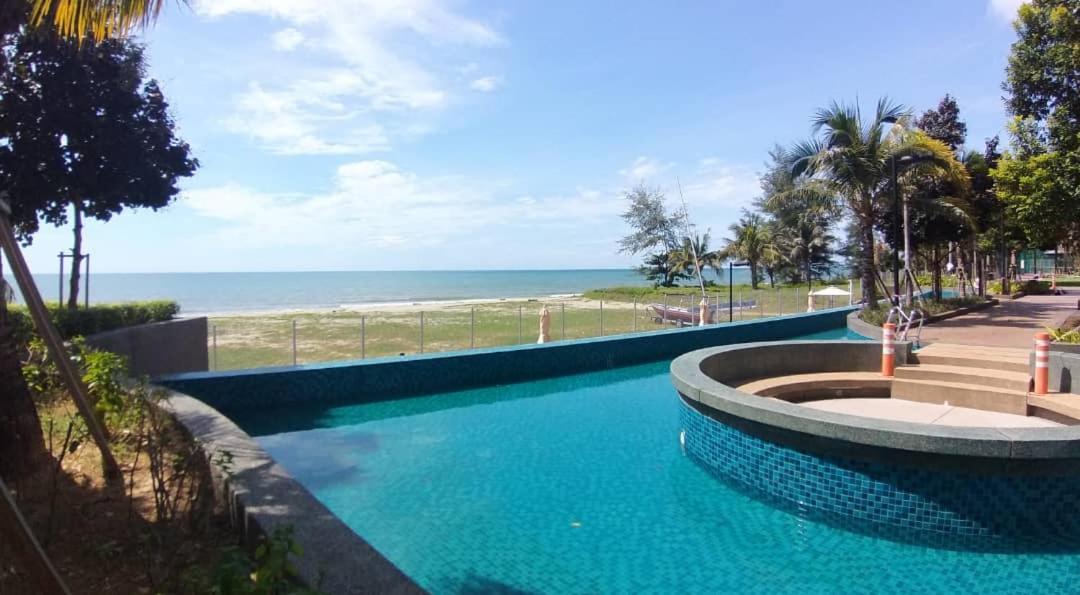 De Lavelle Suites @ Timur Bay Seafront Residence Куантан Екстериор снимка